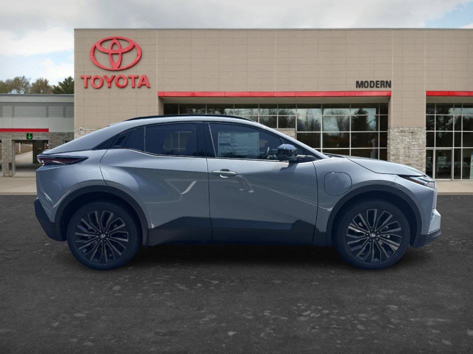 New 2026 Toyota C-HR AWD/4WD image 4
