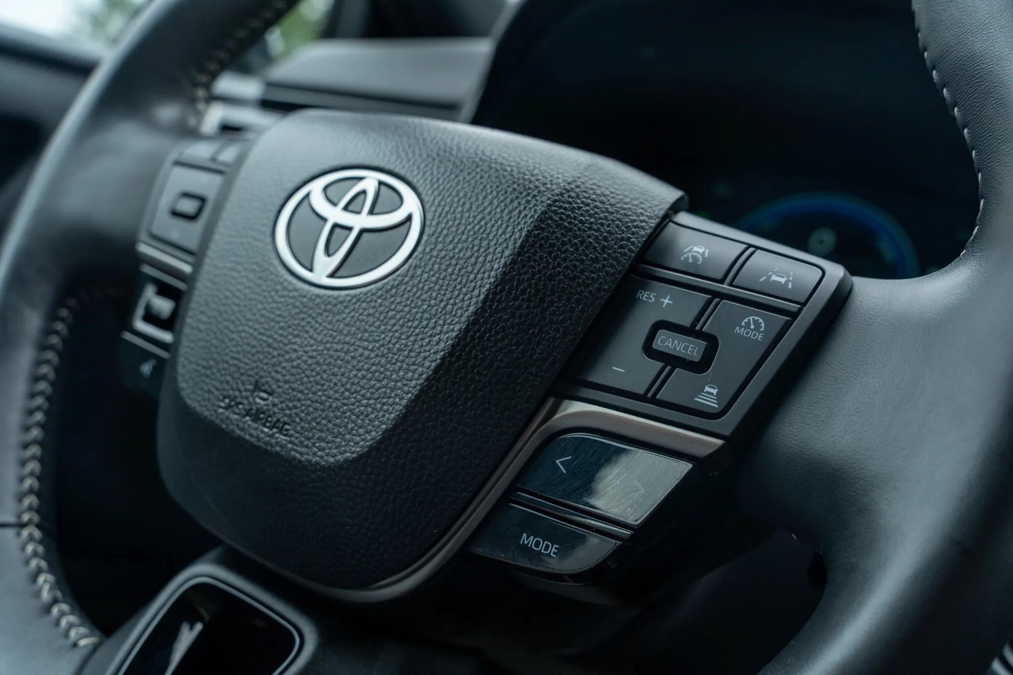 Used 2025 Toyota Camry SE w/ Convenience Package AWD/4WD image 19