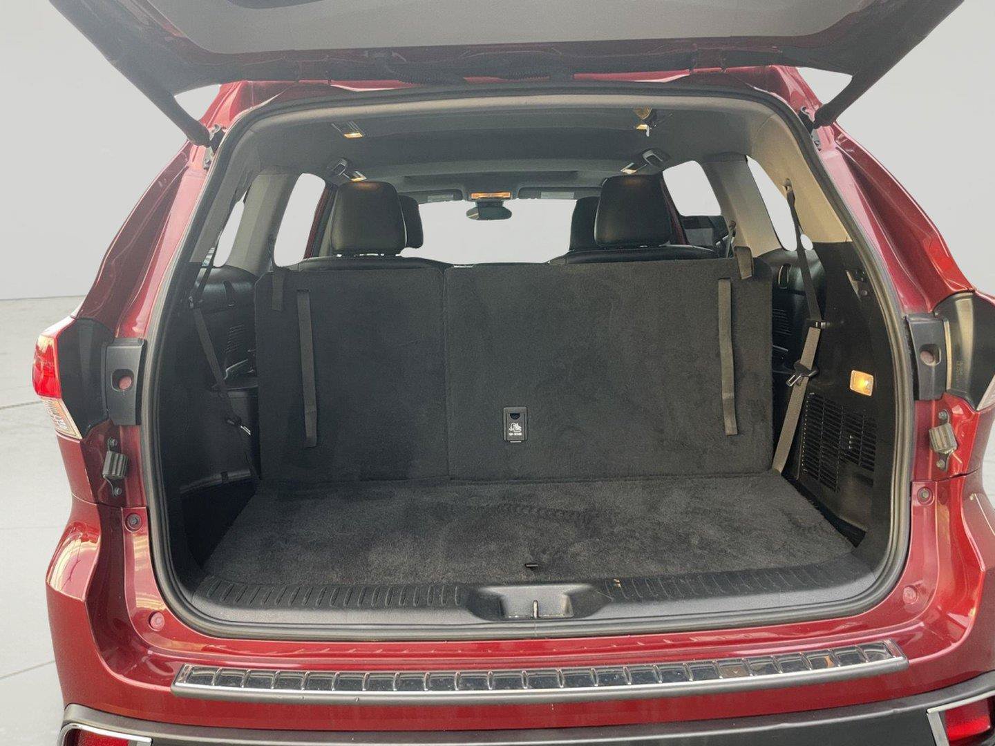 Used 2018 Toyota Highlander XLE AWD/4WD image 9