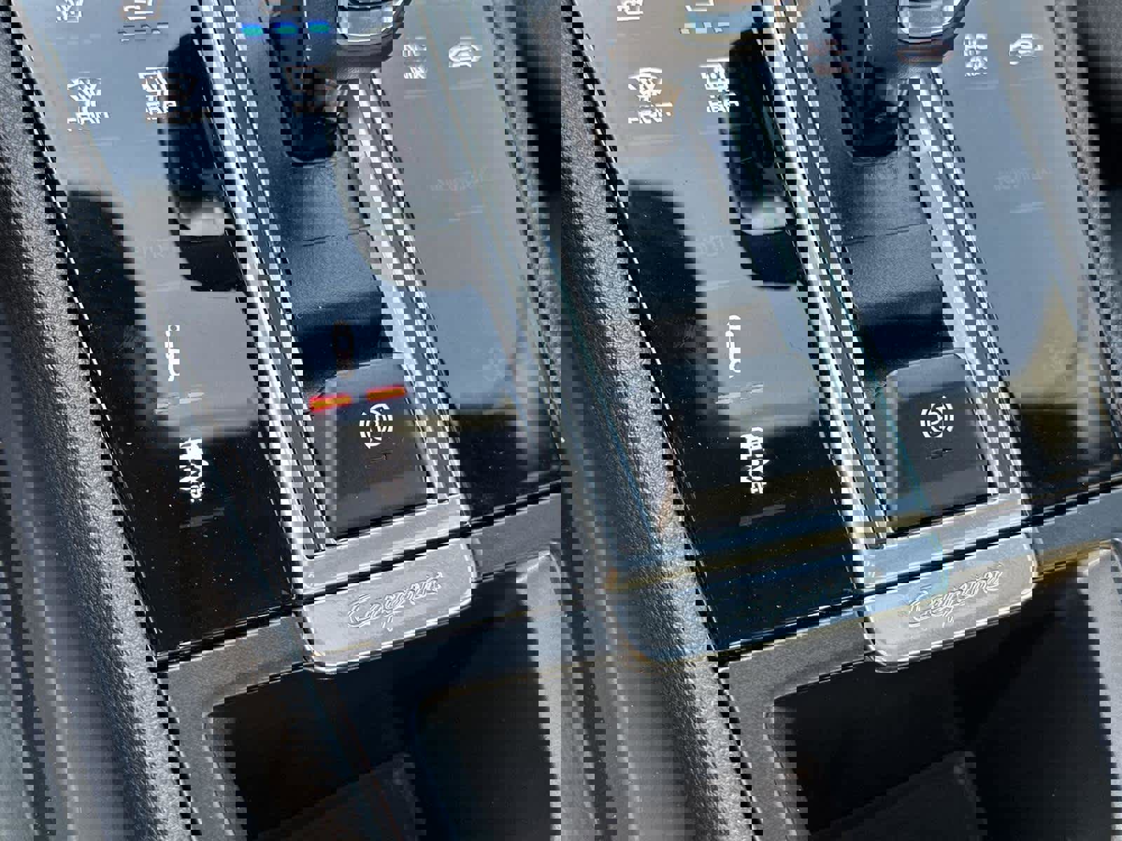 Used 2023 Porsche Cayenne Platinum Edition image 27