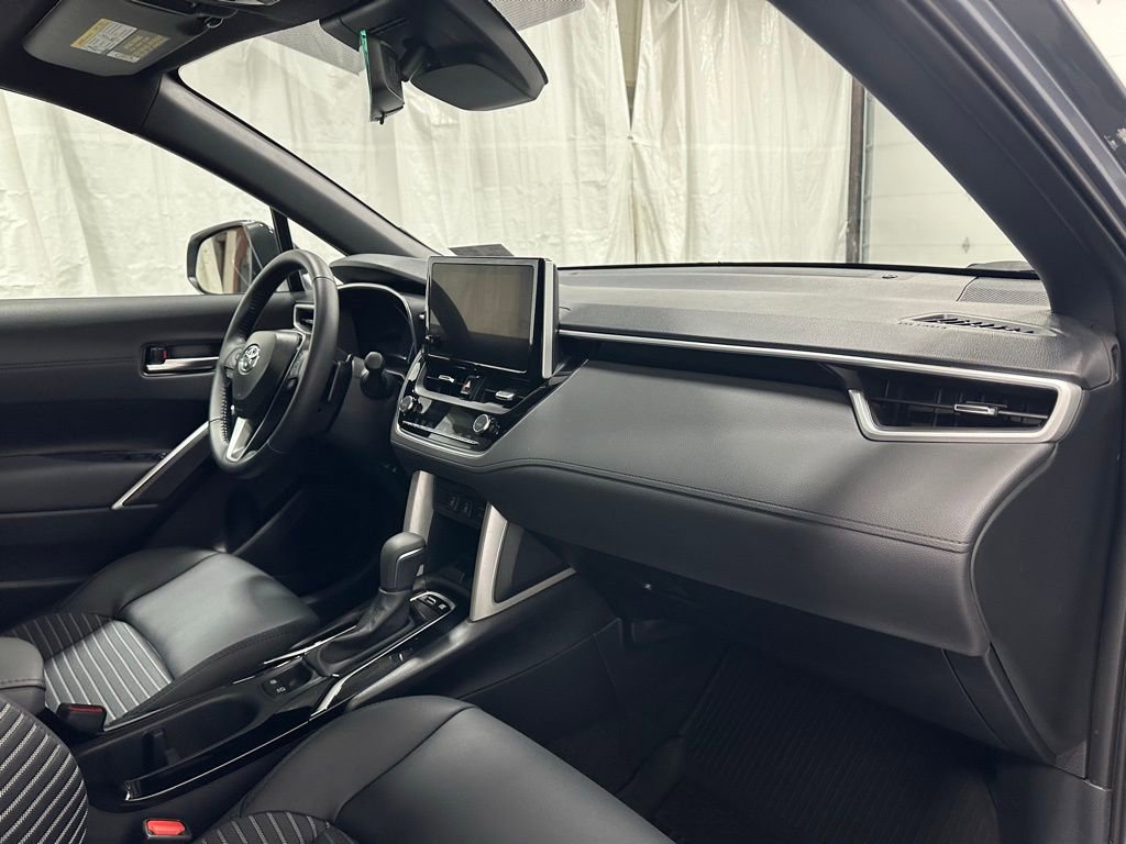 Used 2025 Toyota Corolla Cross XSE image 62