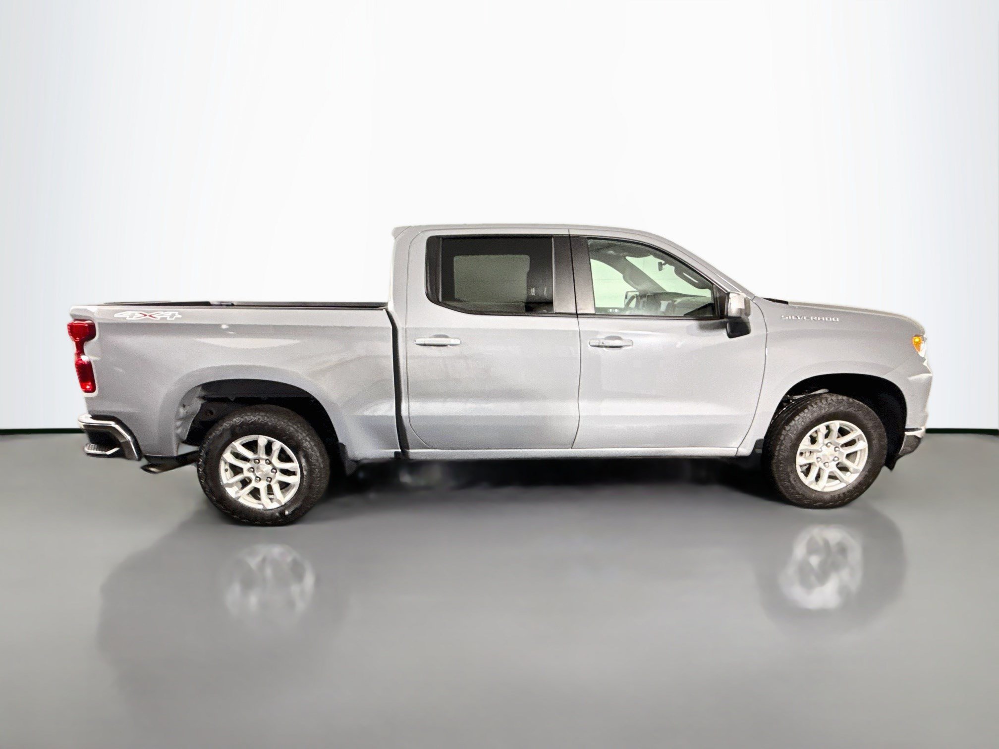 Used 2024 Chevrolet Silverado 1500 LT AWD/4WD image 11