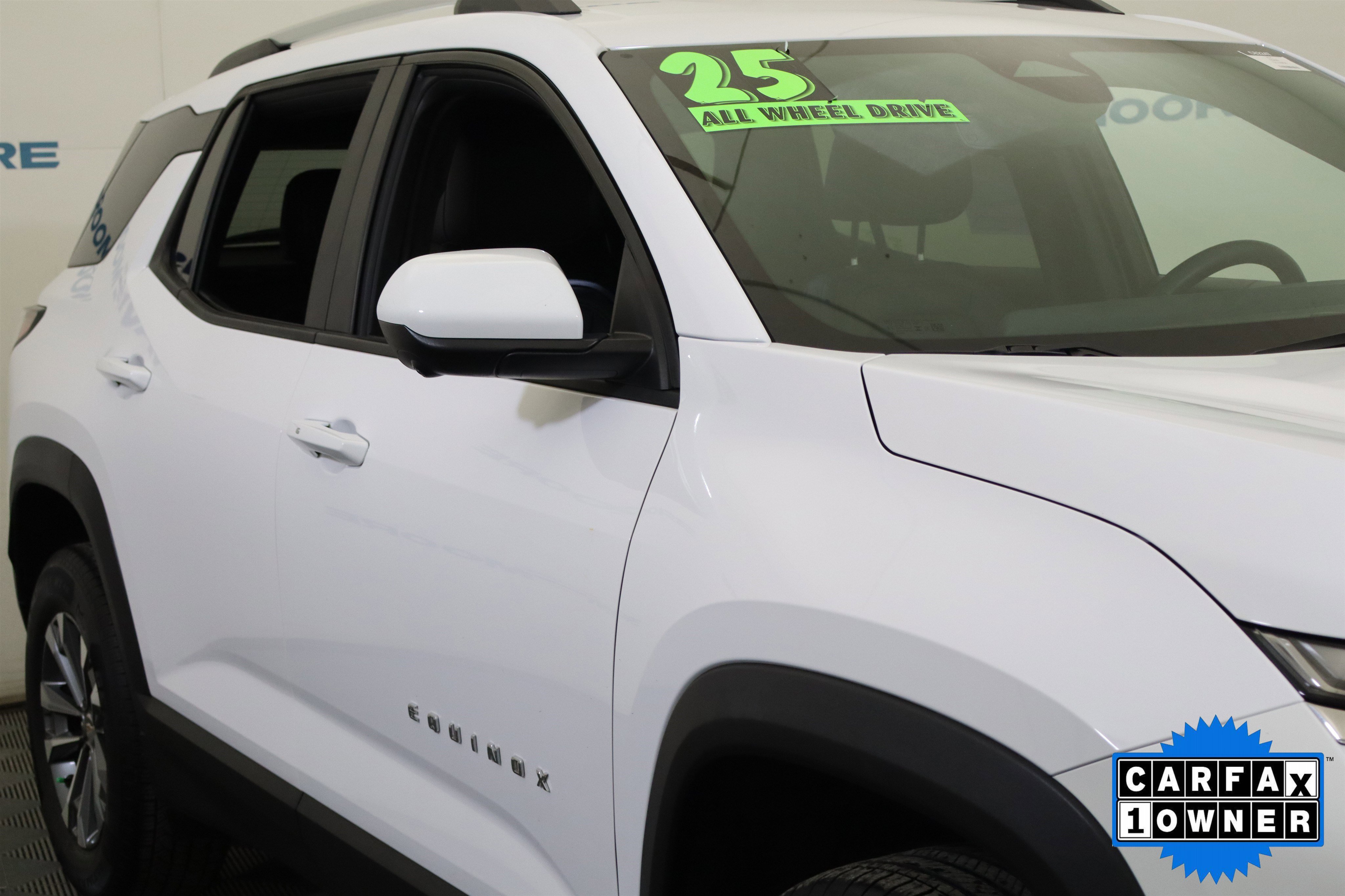 Used 2025 Chevrolet Equinox LT w/ Convenience Package II image 3