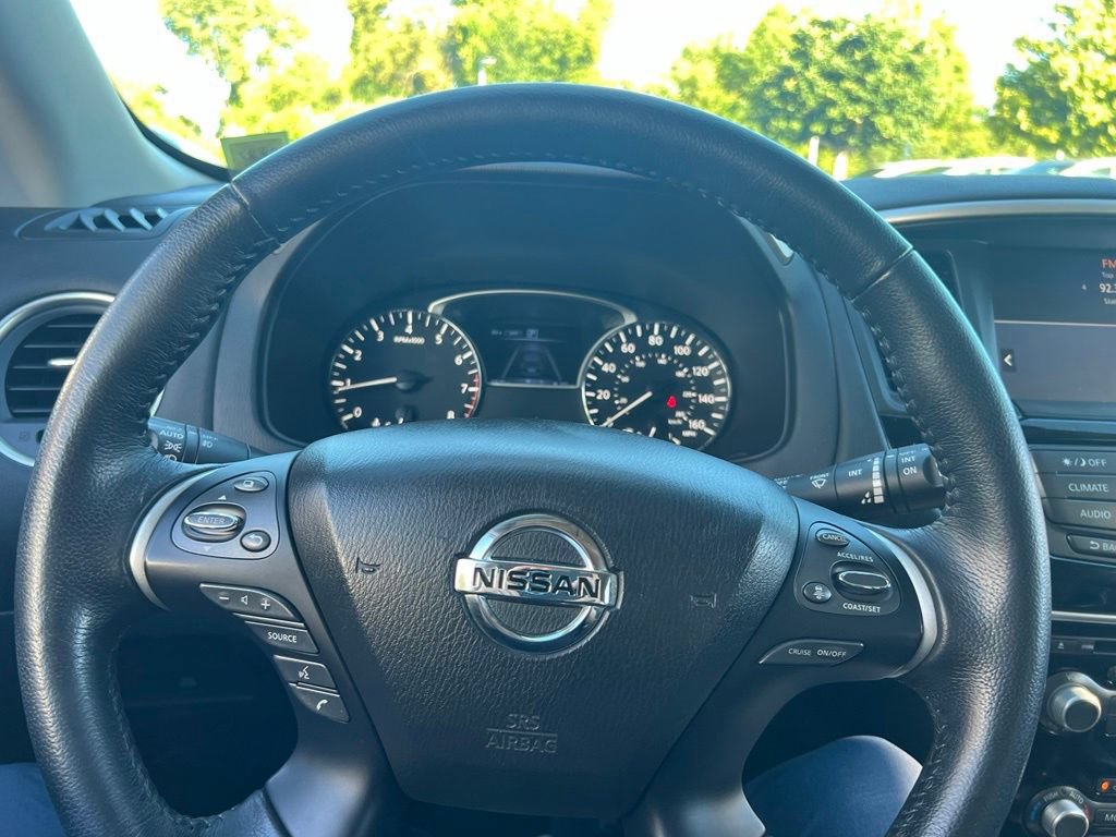 Used 2019 Nissan Pathfinder SV AWD/4WD image 23