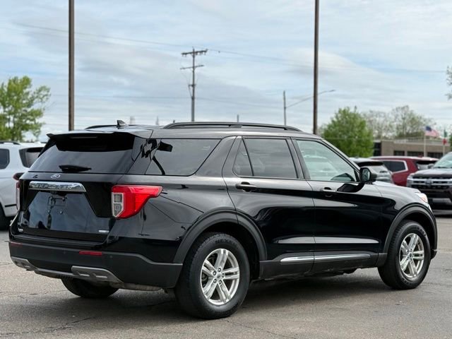 Used 2020 Ford Explorer XLT w/ Equipment Group 202A AWD/4WD image 38