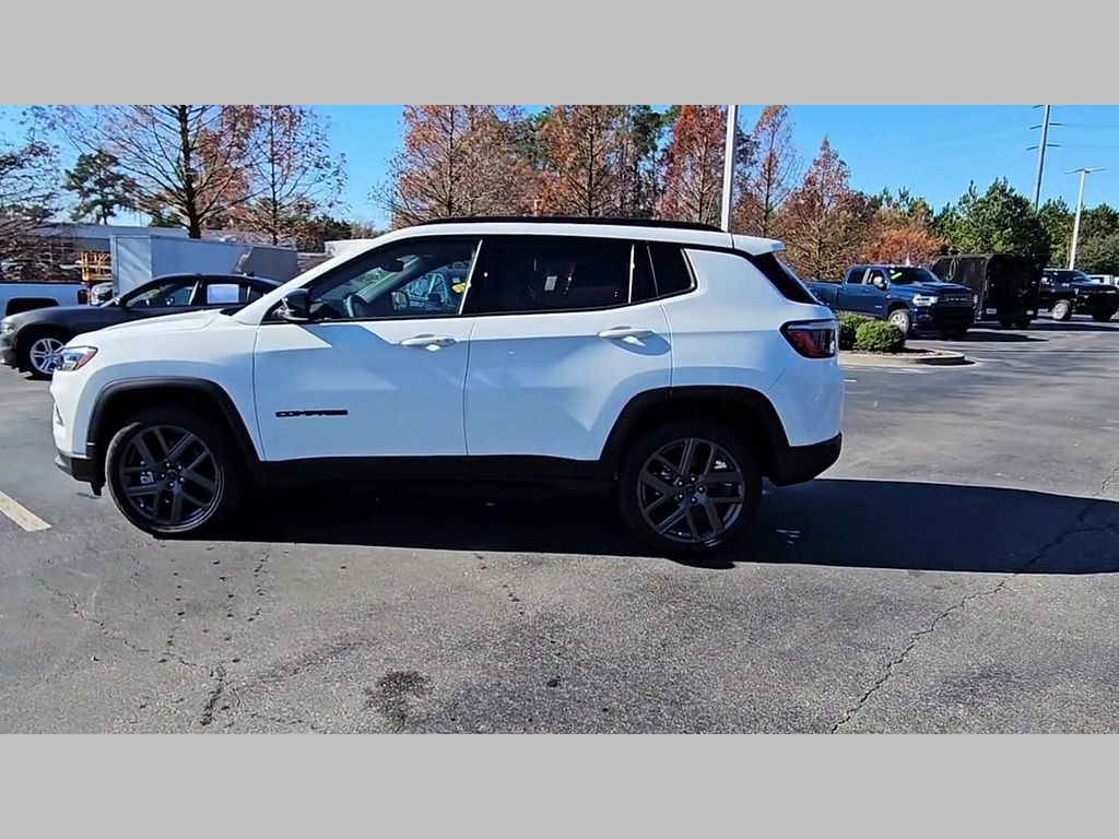 New 2026 Jeep Compass Latitude image 27