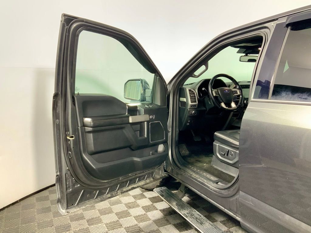 Used 2018 Ford F150 Platinum w/ Equipment Group 701A Luxury image 16