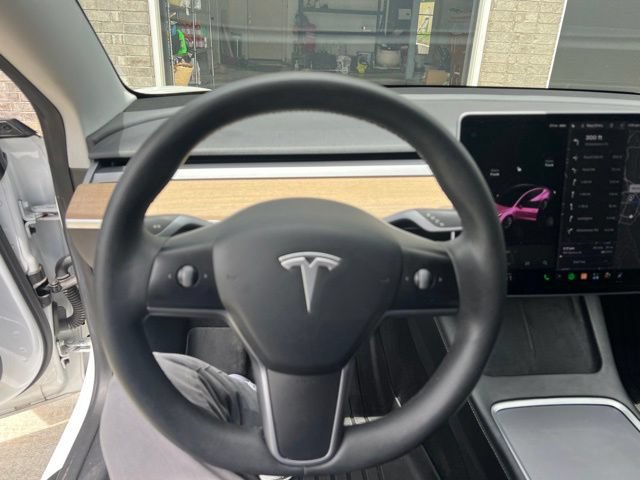 Used 2021 Tesla Model 3 Standard Range Plus RWD image 9