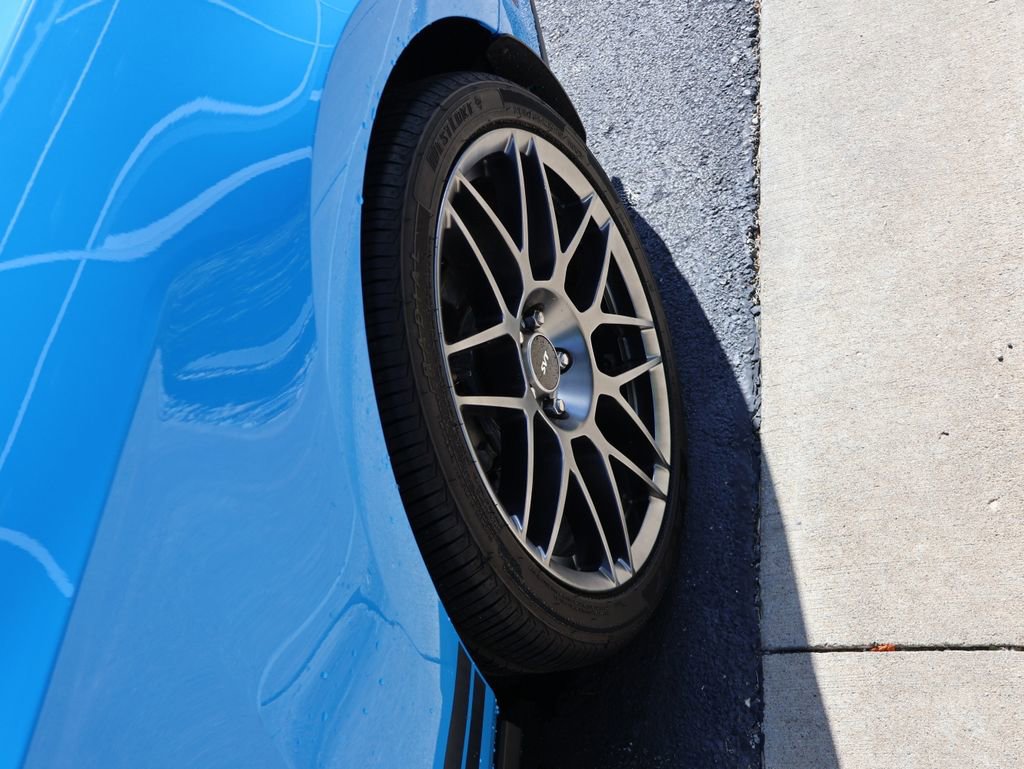 Used 2012 Ford Mustang Shelby GT500 w/ SVT Performance Pkg RWD image 43