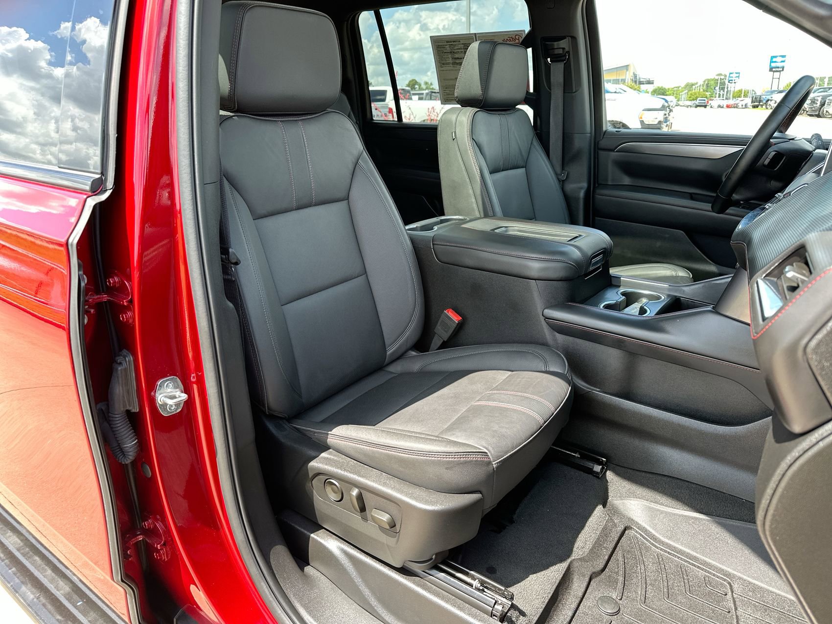 Used 2024 Chevrolet Suburban RST w/ Max Trailering Package AWD/4WD image 27