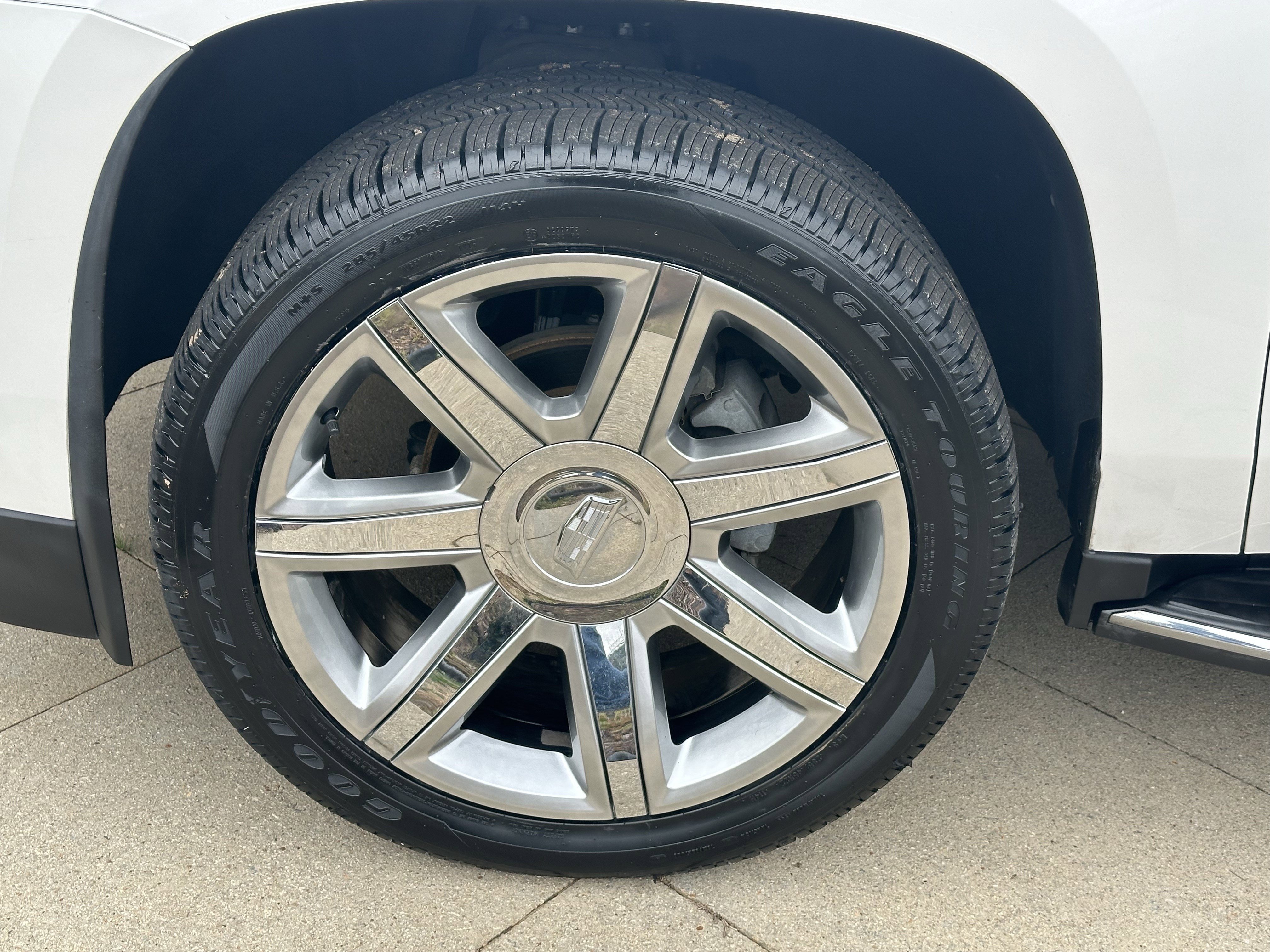 Used 2019 Cadillac Escalade Luxury image 14