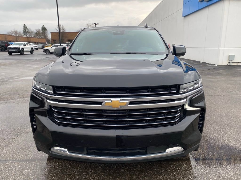 Used 2024 Chevrolet Suburban LT image 2