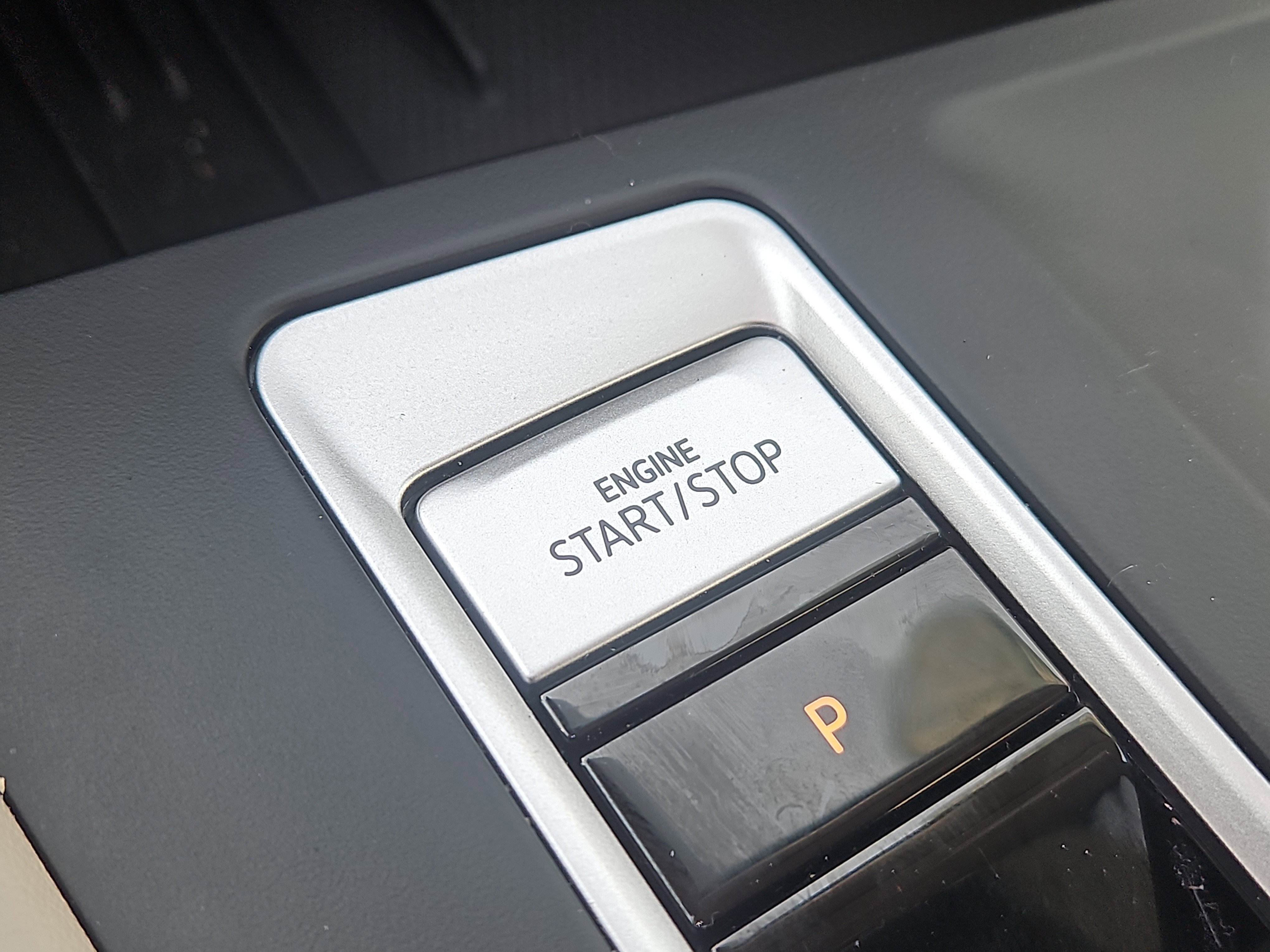 Used 2025 Volkswagen Atlas SE image 16