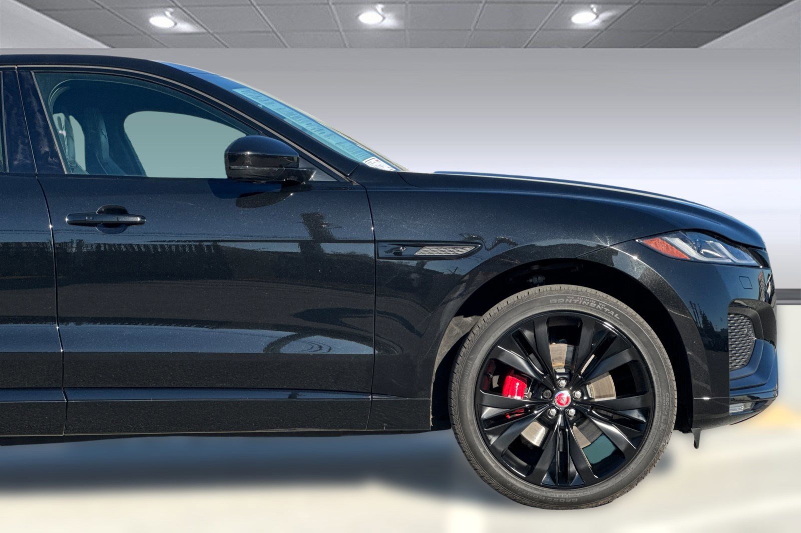 Used 2023 Jaguar F-PACE R-Dynamic S image 35