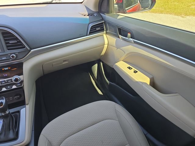 Used 2020 Hyundai Elantra SEL image 12