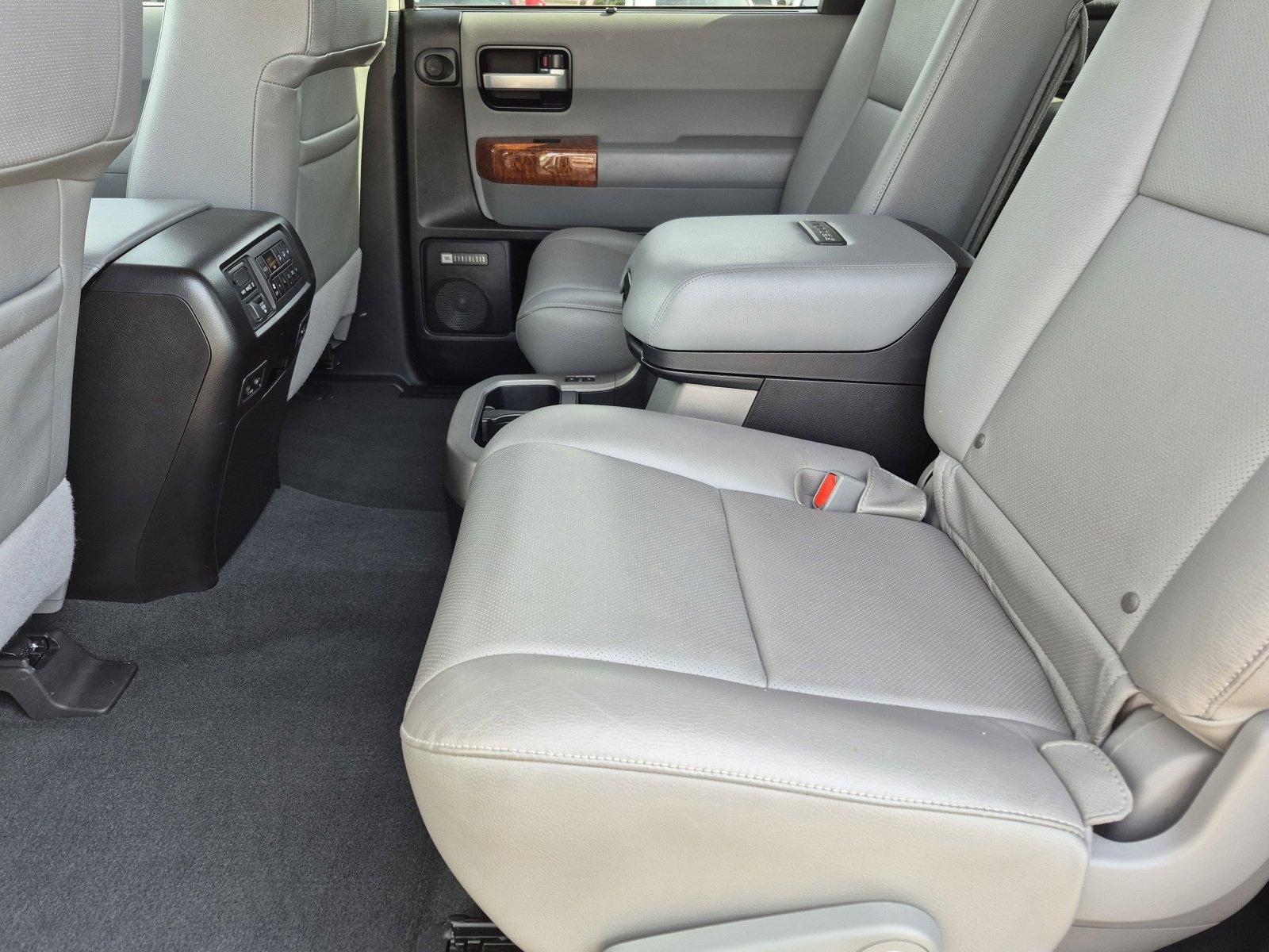 Certified 2020 Toyota Sequoia Platinum AWD/4WD image 17