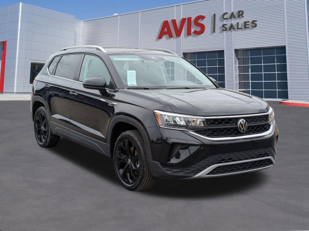 Used 2024 Volkswagen Taos SE image 3