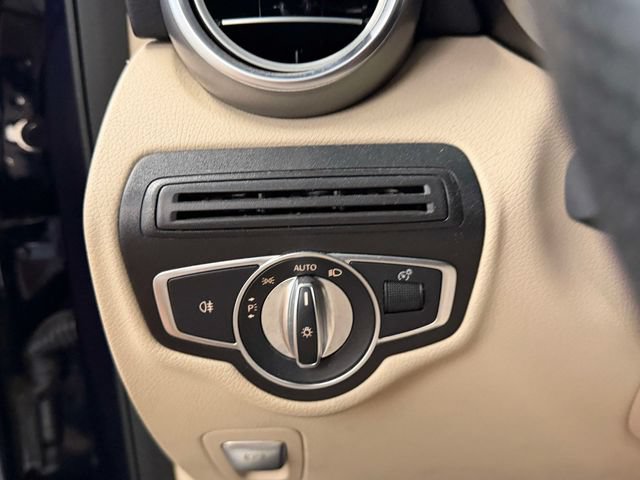 Used 2017 Mercedes-Benz GLC 300 4MATIC image 21