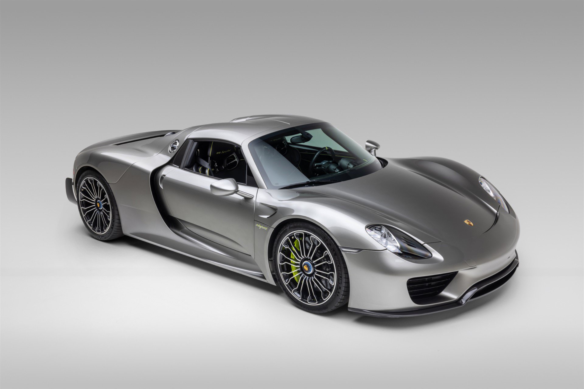 Used 2015 Porsche 918 Spyder AWD/4WD image 13