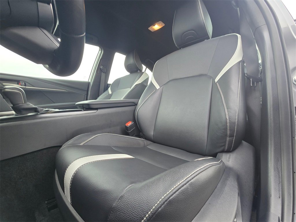 Used 2025 Toyota Camry SE image 16