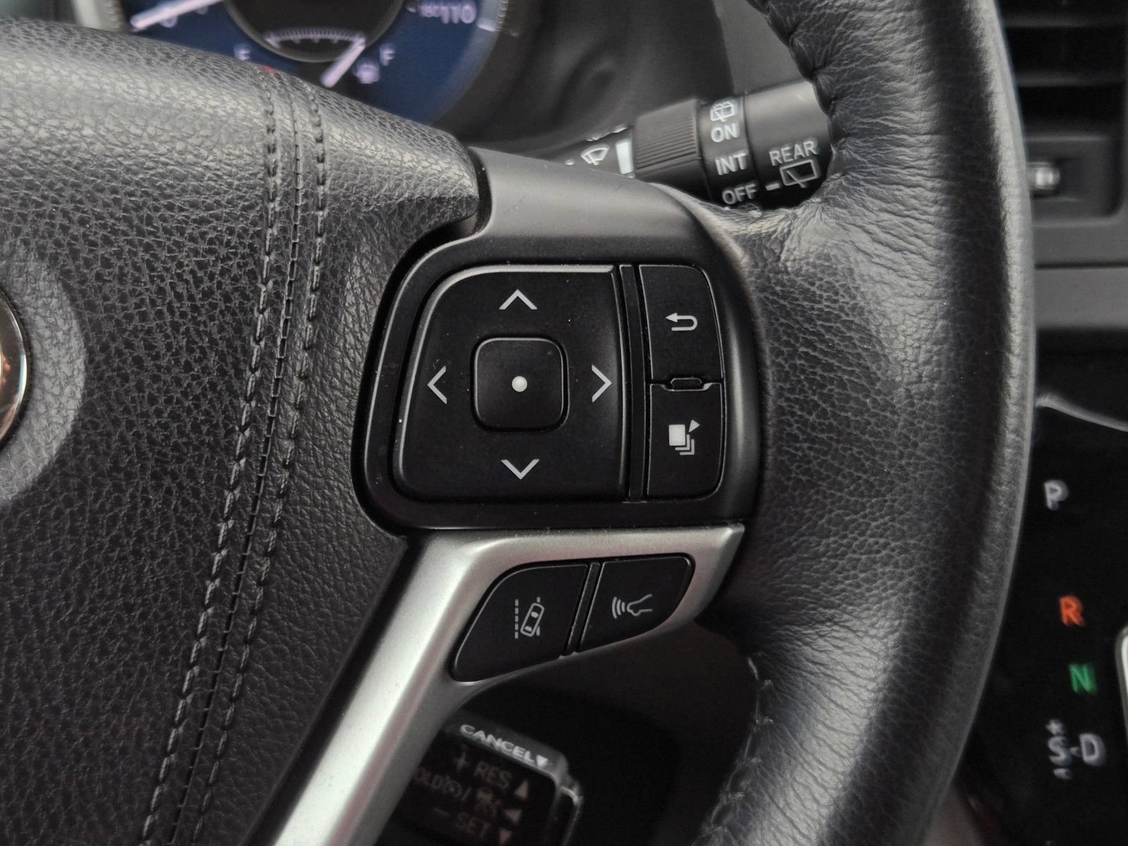 Certified 2018 Toyota Sienna XLE w/ XLE Navigation Package FWD image 23