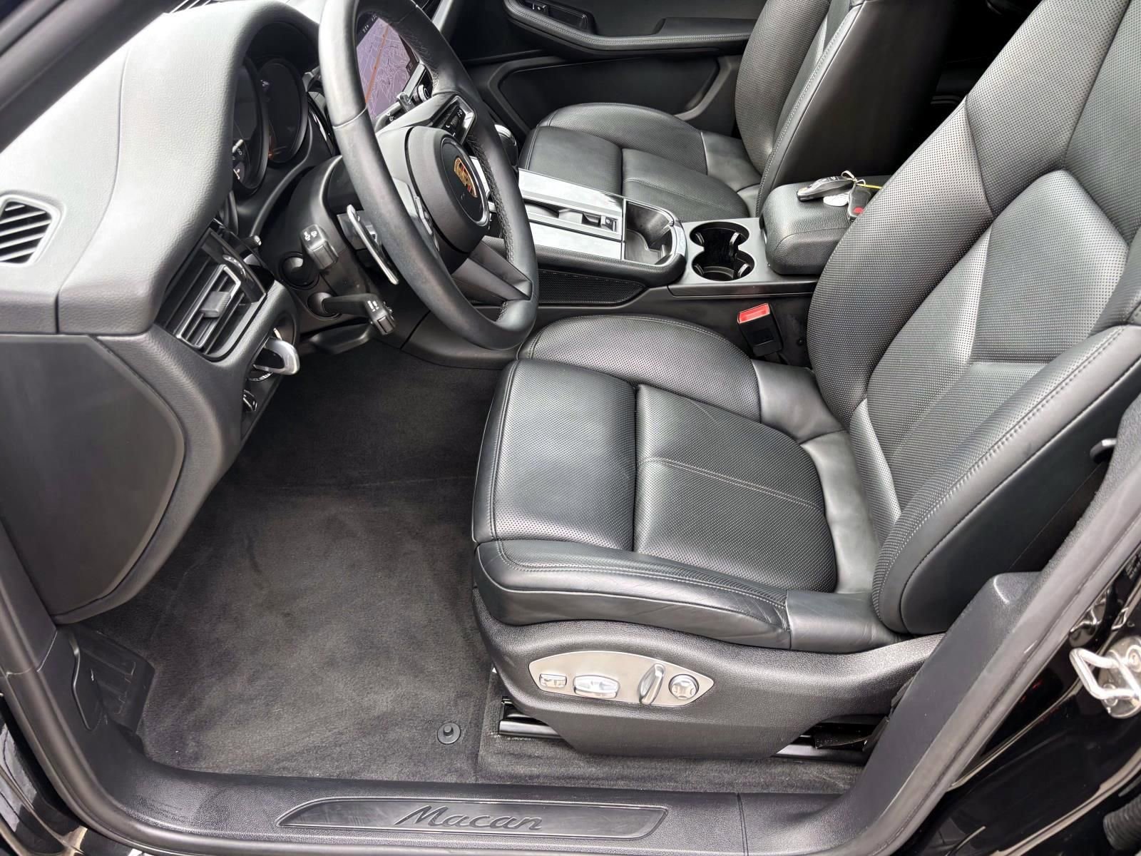 Certified 2023 Porsche Macan AWD/4WD image 20