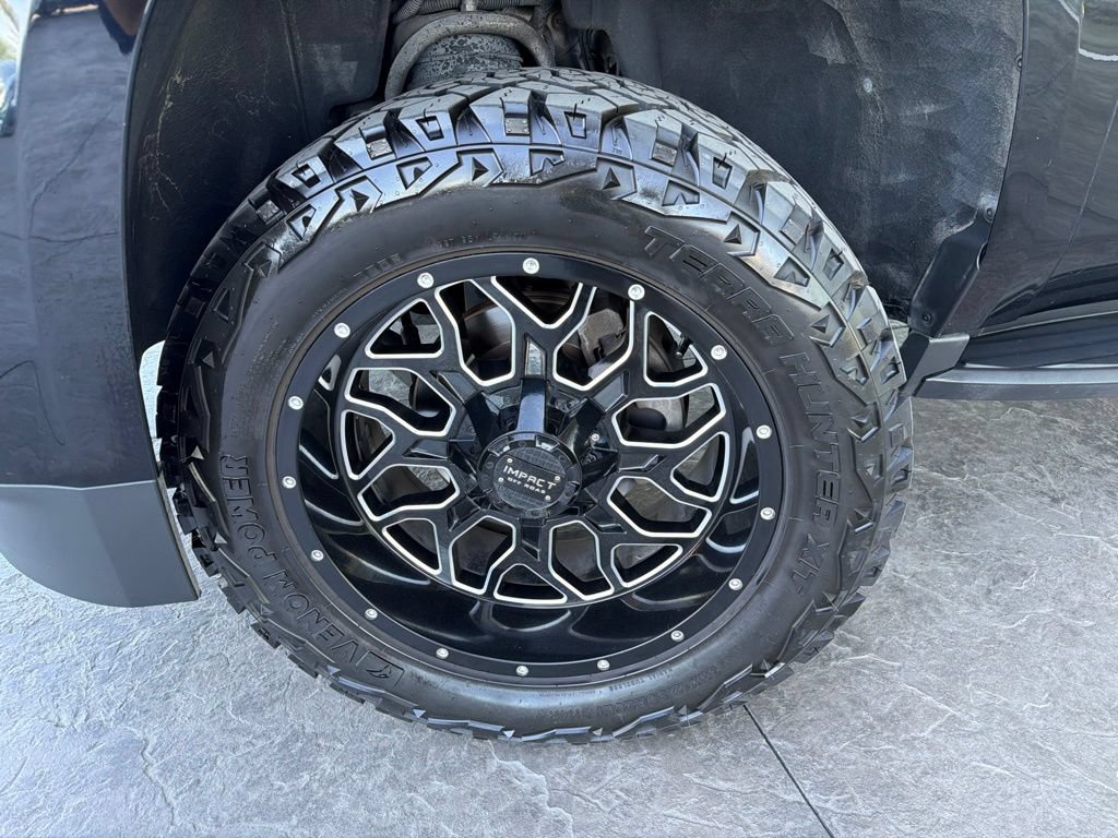 Used 2019 Chevrolet Suburban LT AWD/4WD image 5
