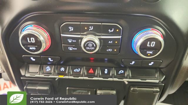 Used 2019 GMC Sierra 1500 SLT w/ X31 Off-Road Package AWD/4WD image 17