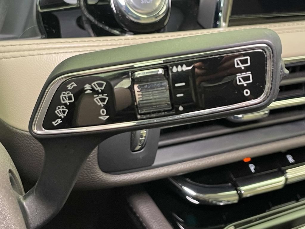 Used 2021 Lincoln Corsair AWD image 32