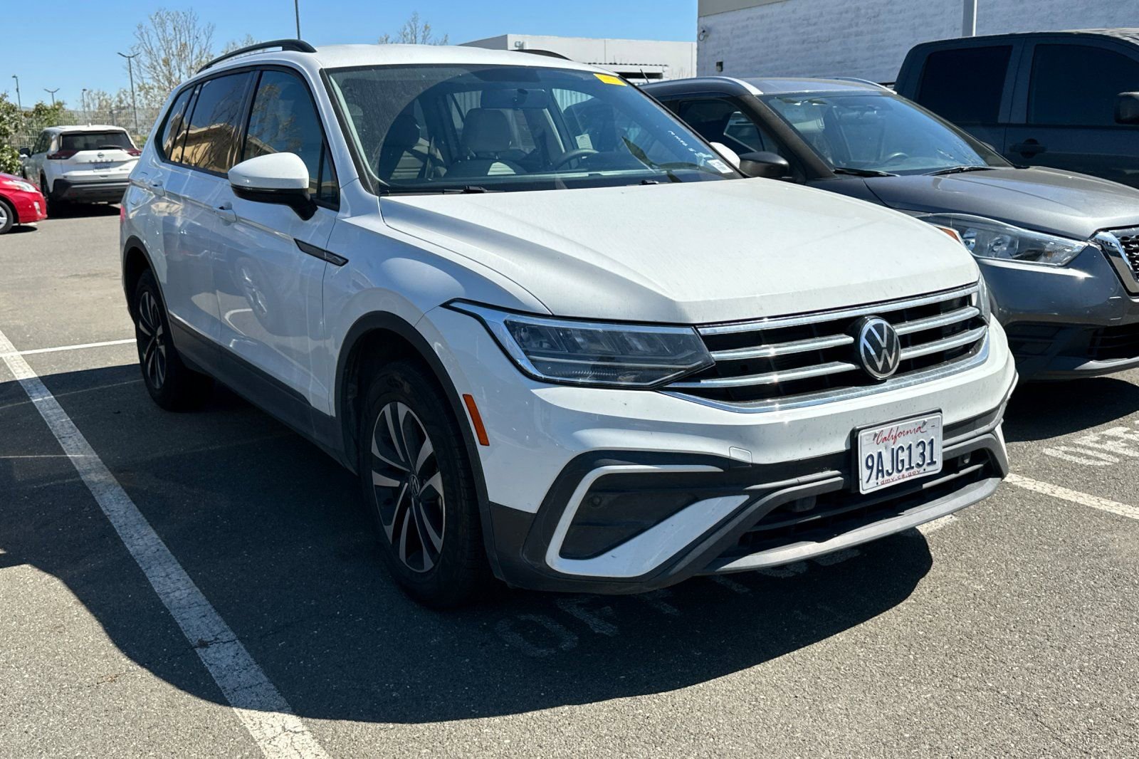 Used 2022 Volkswagen Tiguan S image 2