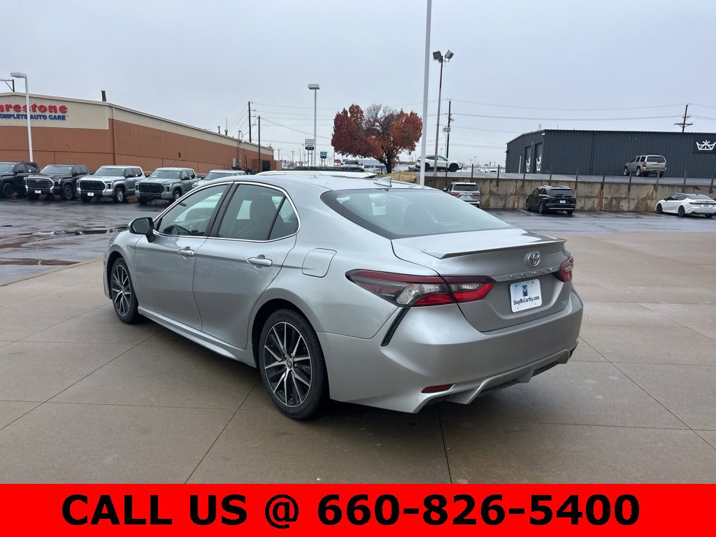 Used 2023 Toyota Camry SE image 6