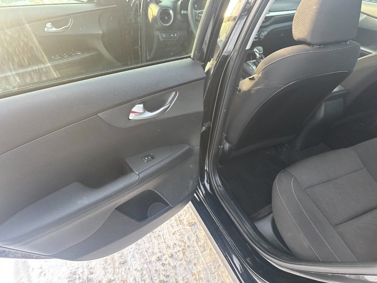 Used 2019 Kia Forte LXS image 11