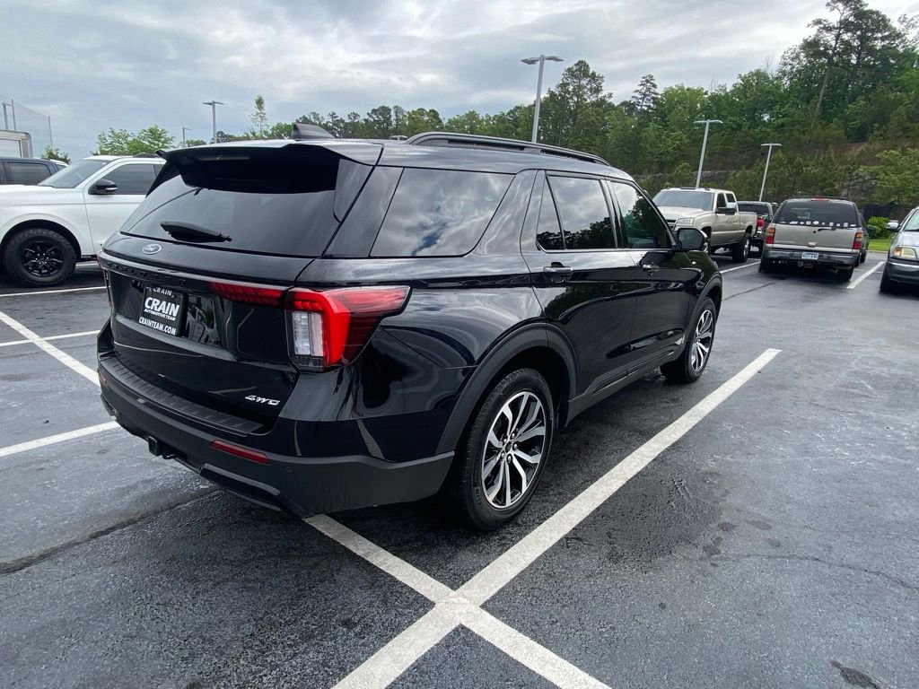 Certified 2025 Ford Explorer ST-Line image 7