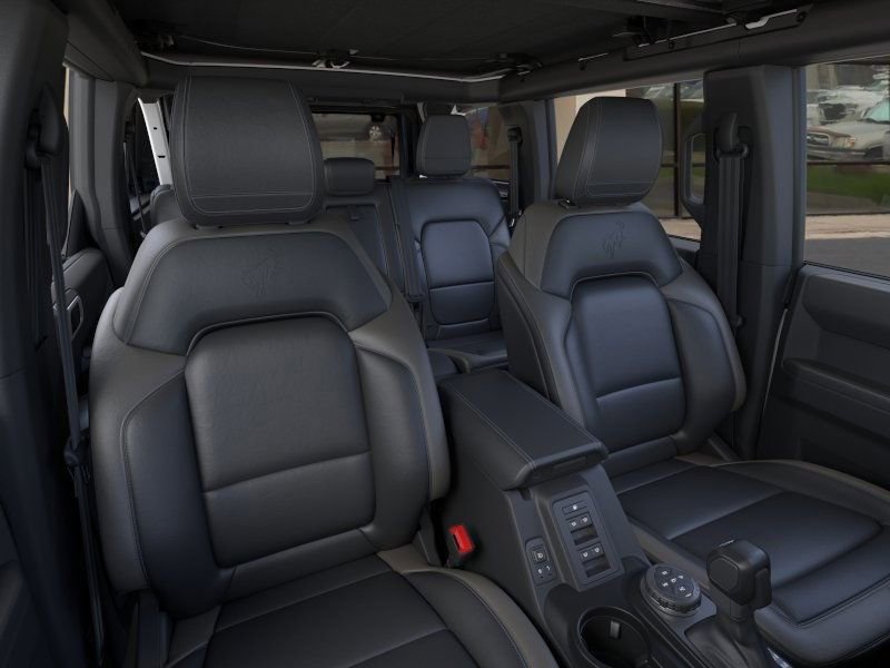 New 2025 Ford Bronco Outer Banks w/ Sasquatch Package image 11