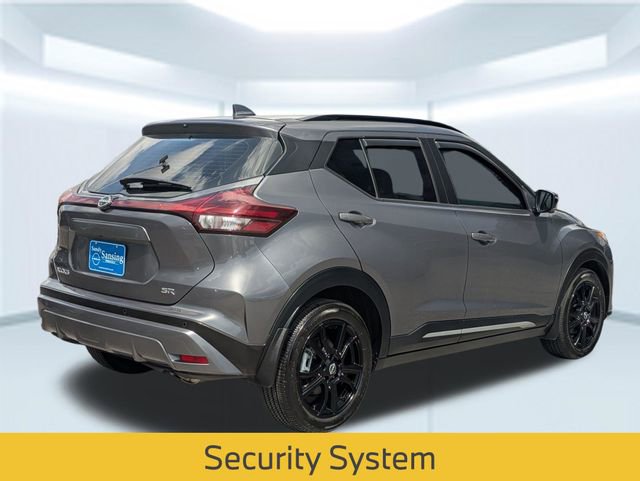Used 2023 Nissan Kicks SR w/ SR Premium Package FWD image 6