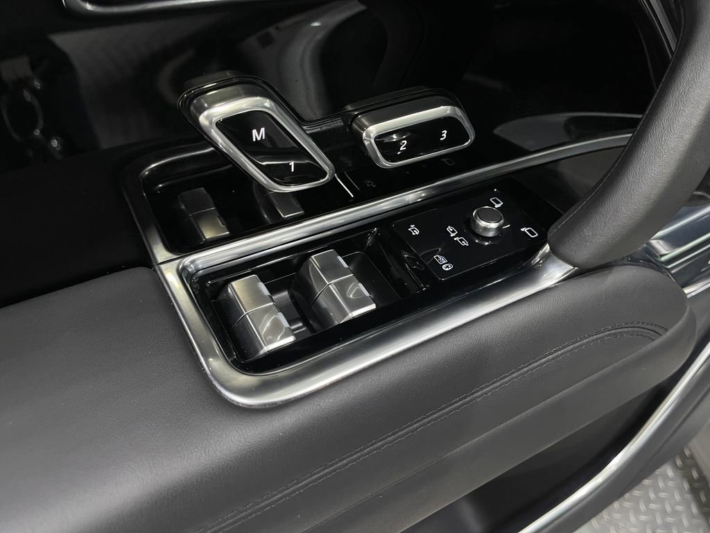 Used 2024 Land Rover Range Rover SE image 17
