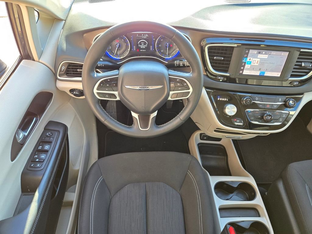 Used 2023 Chrysler Voyager LX FWD image 15