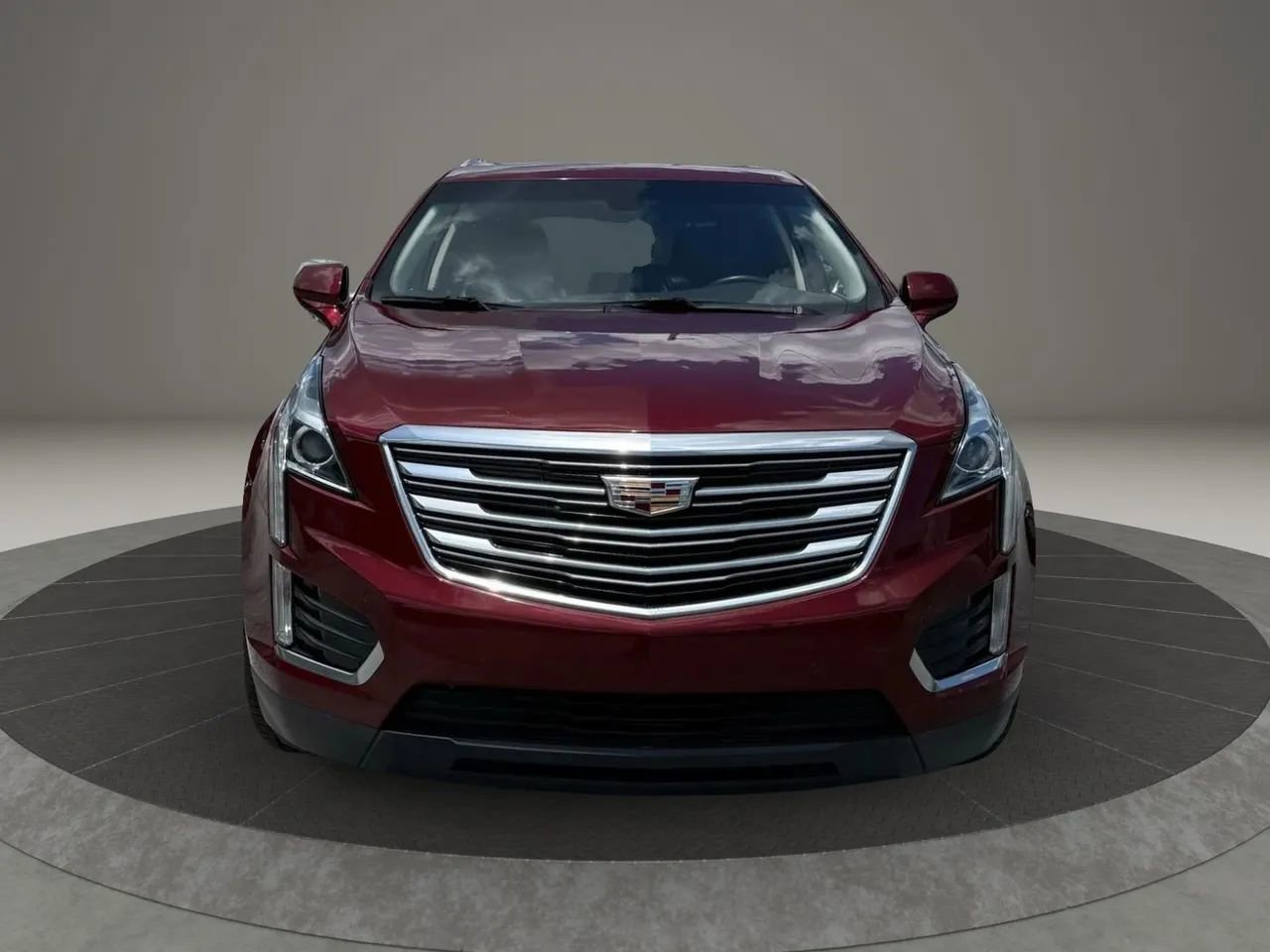 Used 2017 Cadillac XT5 Luxury FWD image 2