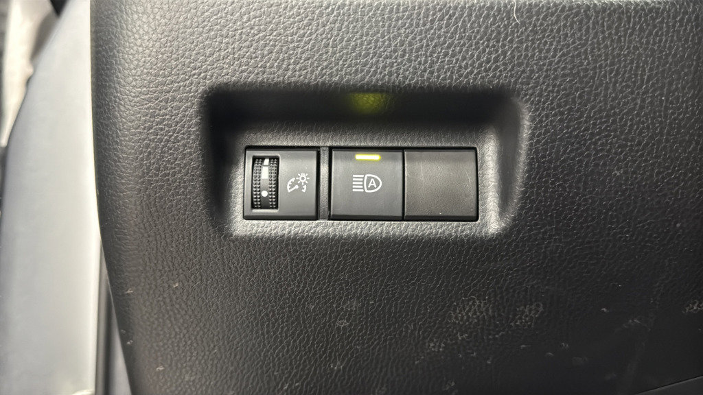 Used 2019 Toyota RAV4 XLE FWD image 20