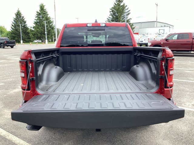 New 2026 RAM 1500 Express AWD/4WD image 17