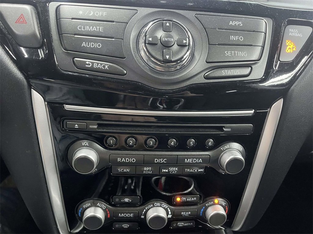 Used 2019 Nissan Pathfinder S image 22