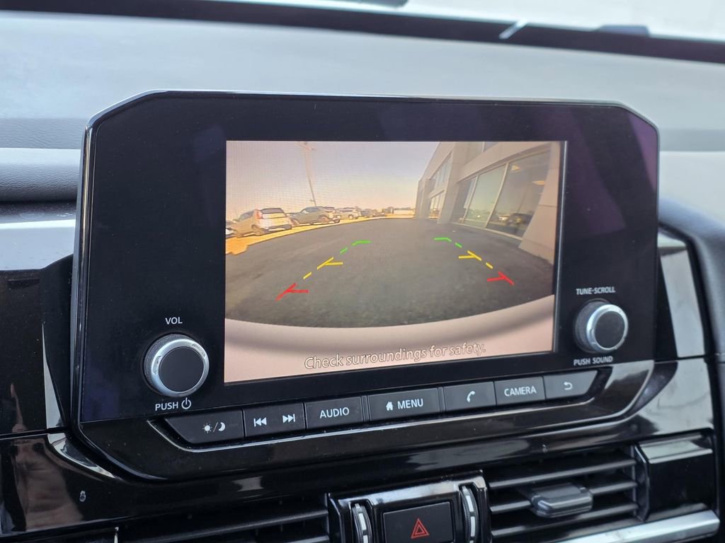 Used 2024 Nissan Pathfinder SV image 15