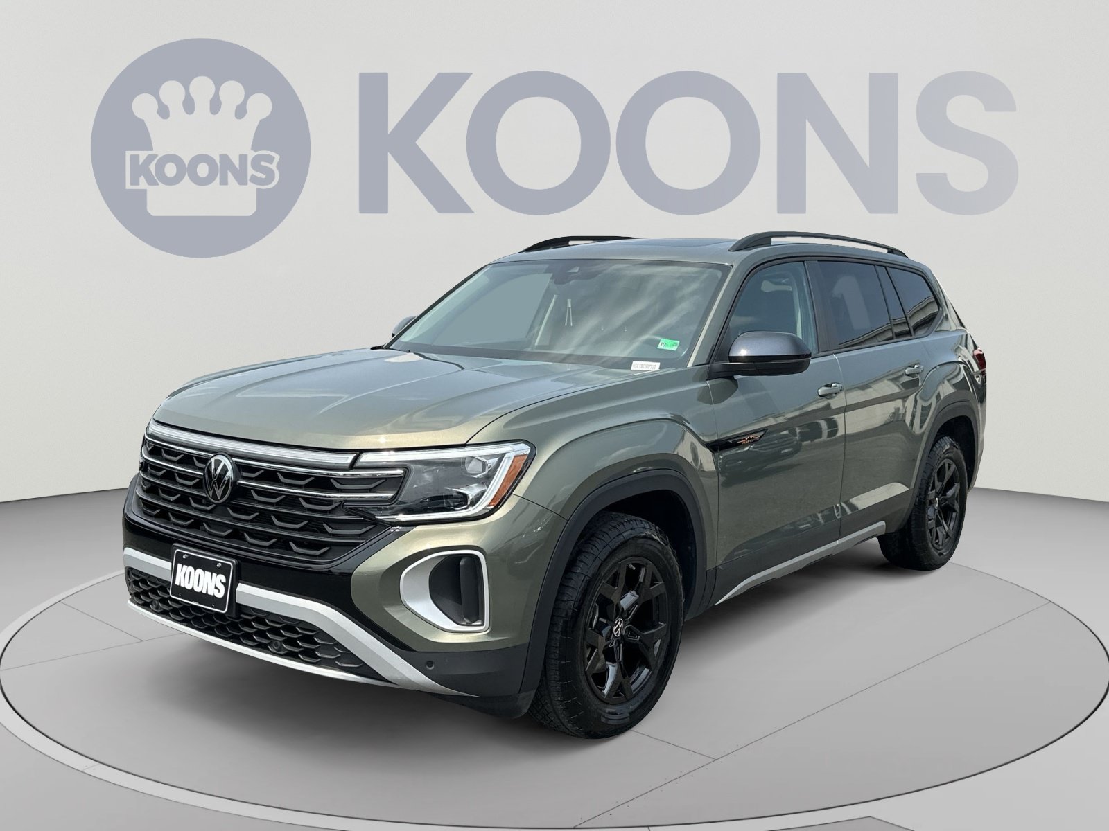 Used 2025 Volkswagen Atlas Peak Edition SE AWD/4WD image 1