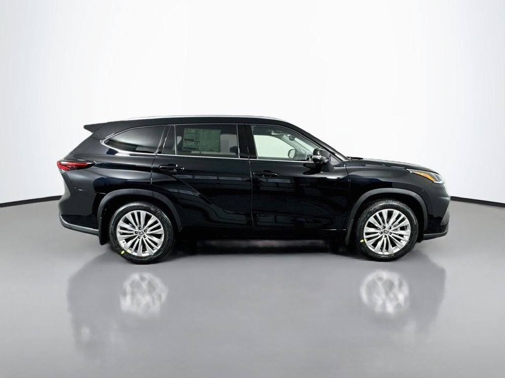 New 2026 Toyota Highlander Platinum AWD/4WD image 9