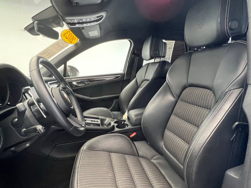 Used 2023 Porsche Macan Turbo image 5