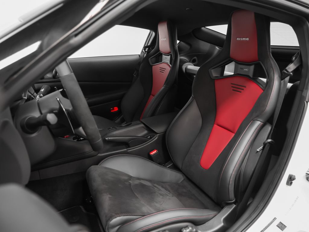 Used 2026 Nissan Z NISMO w/ Floor Mat Package RWD image 3