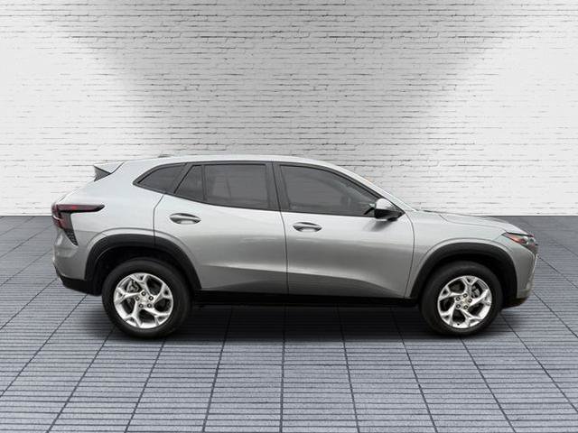 Used 2024 Chevrolet Trax LS w/ LS Convenience Package FWD image 8