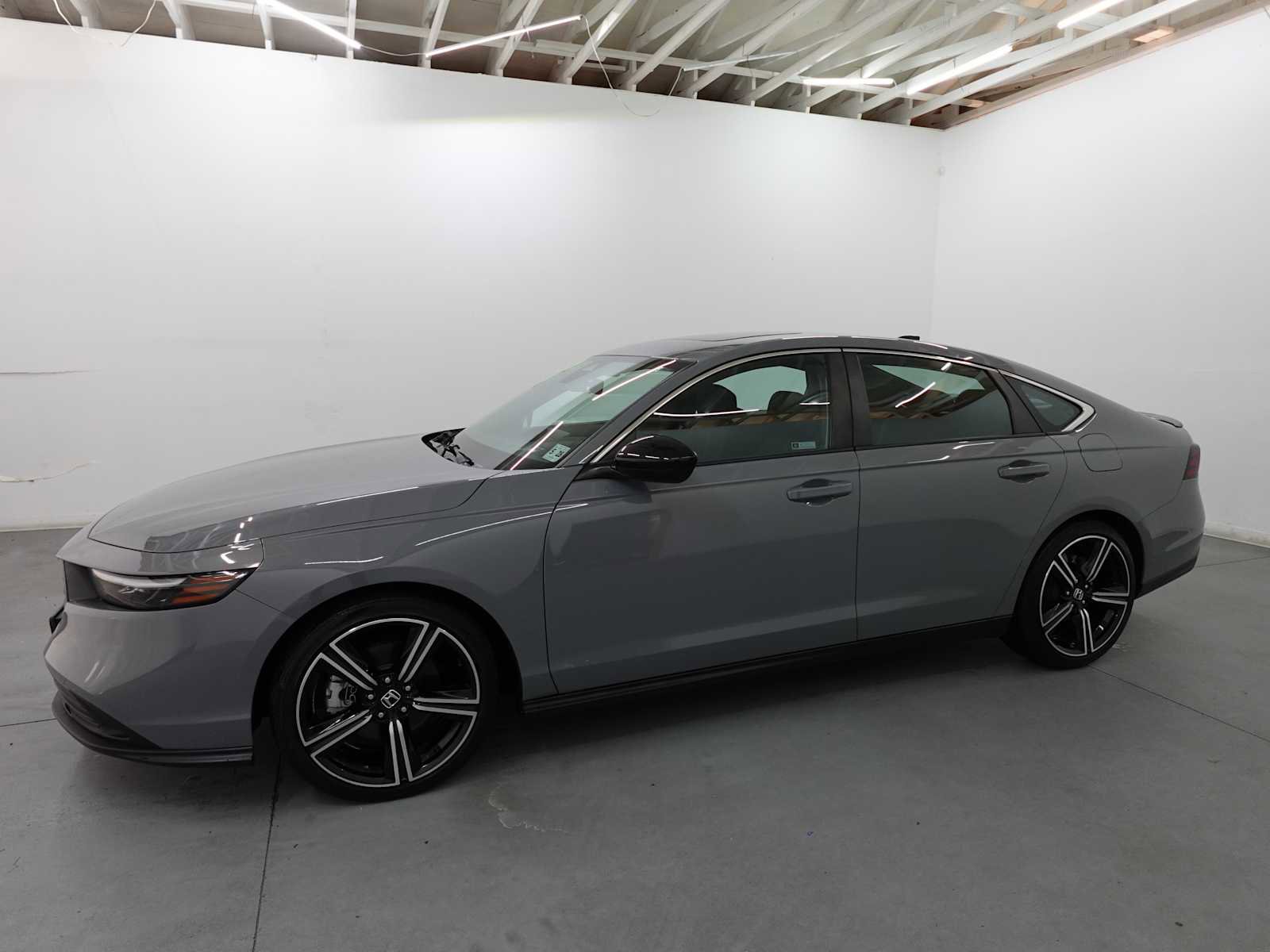 Used 2023 Honda Accord Sport image 8