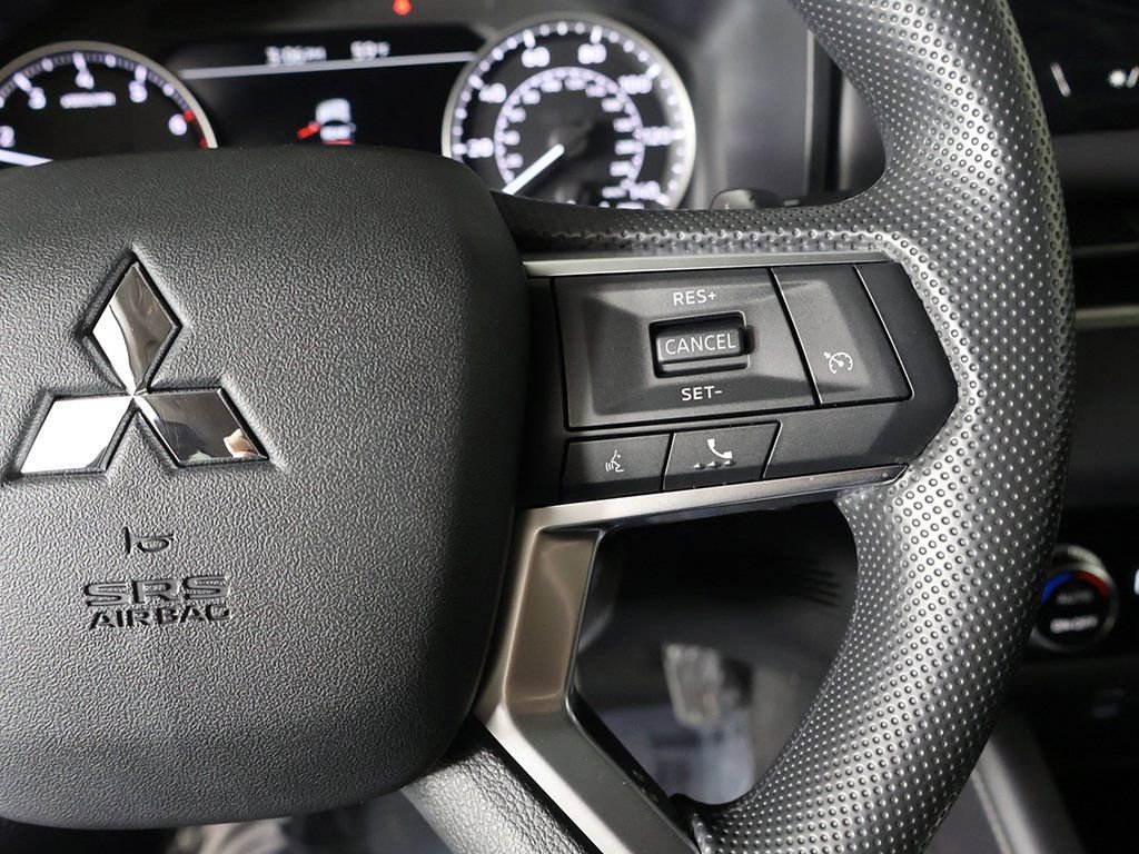 New 2026 Mitsubishi Outlander ES image 43