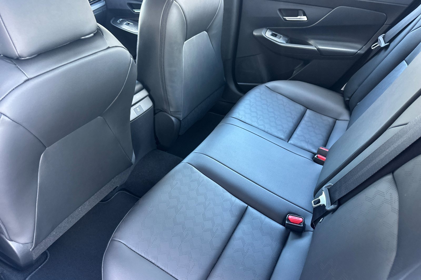 New 2027 Nissan Sentra SR w/ SR Premium Package FWD image 14